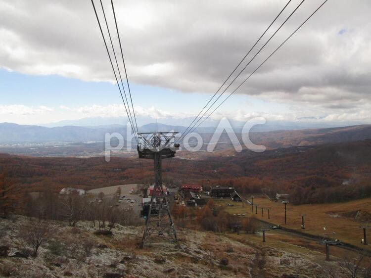 ロープウェイからの景色1 雪山,雪,雪景色の写真素材