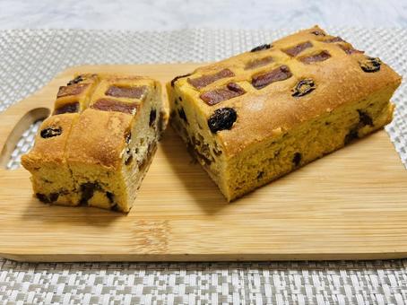 パウンドケーキ 焼き菓子,りんごケーキ,ラムレーズンの写真素材