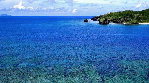 慶良間諸島嘉比島から見た海と座間味島 慶良間諸島嘉比島から見た海と座間味島 嘉比島,座間味島,慶良間諸島の写真素材