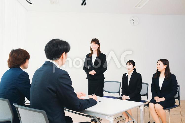 企業面接・就職活動(自己PR) 企業面接・就職活動(自己PR) 面接,就職活動,ビジネスの写真素材