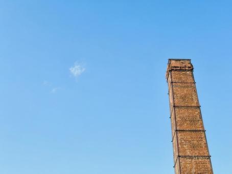 青空と煙突 青空,煙突,煙の写真素材