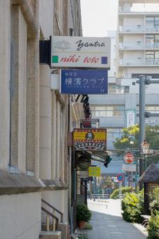 路地の賑わい 路地の賑わいの写真
