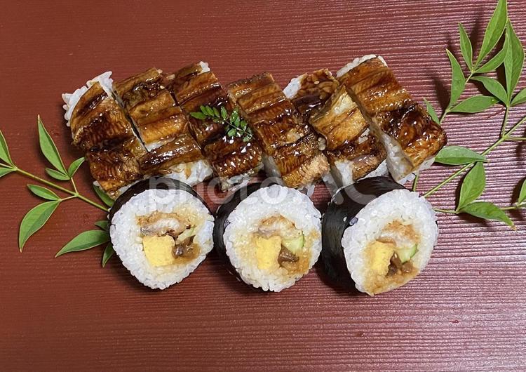 うなぎの寿司とのり巻き 寿司,美味しい,うなぎの寿司の写真素材