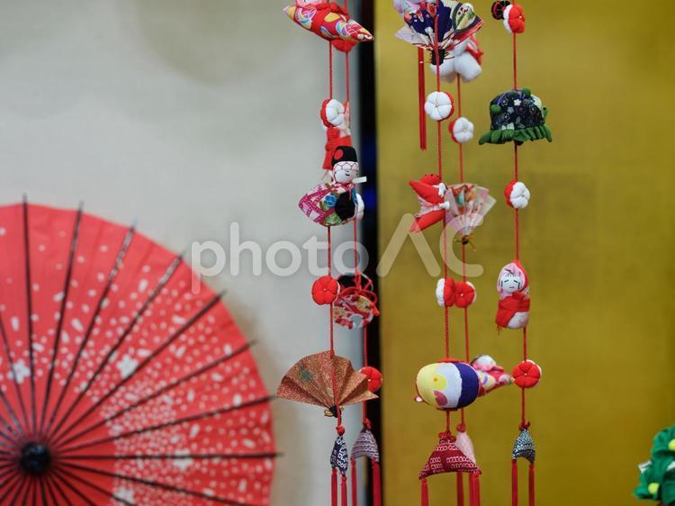 和傘と和風飾り 和傘,飾り,つるし飾りの写真素材