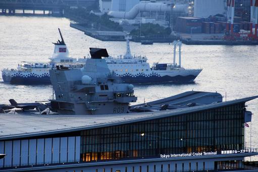 英海軍空母プリンス・オブ・ウェールズ 英海軍空母プリンス・オブ・ウェールズ 空母,航空母艦,プリンス・オブ・ウェールズの写真素材