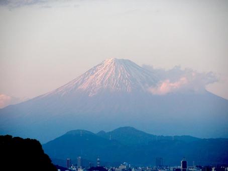 早春の富士山 早春の富士山の写真