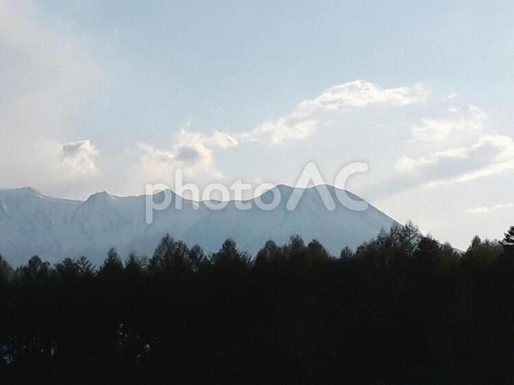 信州から撮影・御嶽山と雲の風景 山,風景,空の写真素材