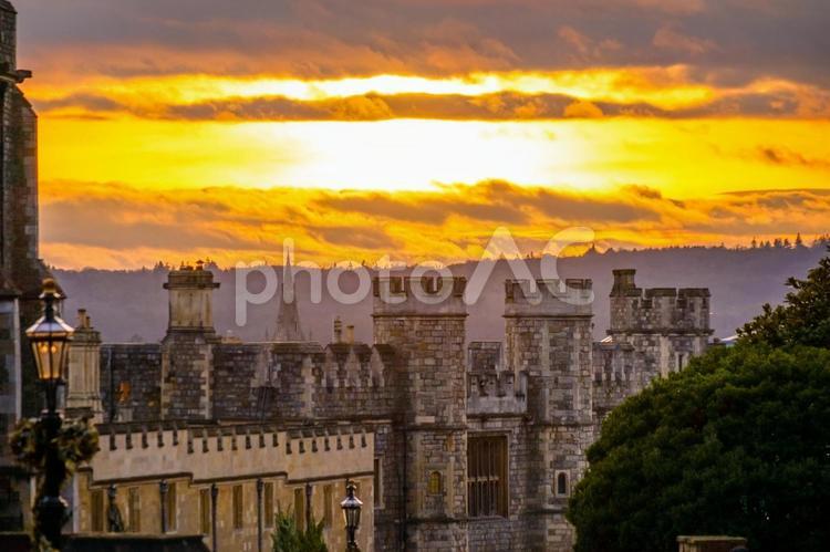 ウィンザー城の夕景 ウィンザー城,夕景,イギリスの写真素材