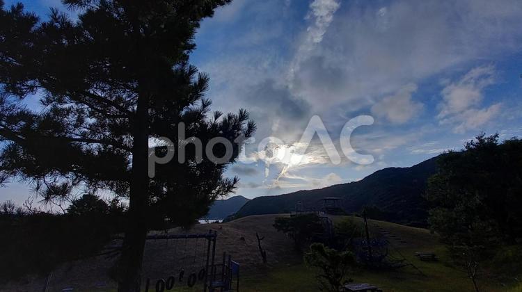 ＜五島の風景＞白良ヶ浜万葉公園の夜明け 風景,空,青空の写真素材
