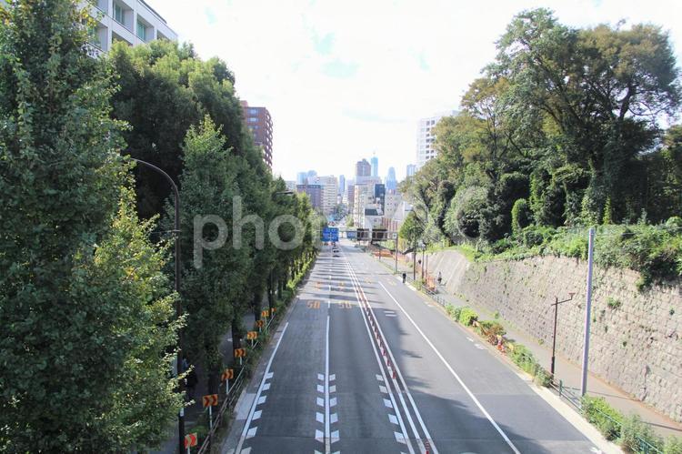 荒川線周辺 道路,町並み,雲の写真素材