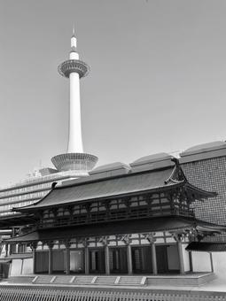 京都タワーと羅城門〜モノクロver.〜 京都タワー,羅城門,京都の写真素材