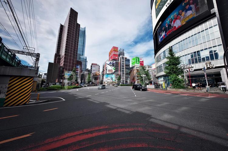 新宿大ガード東交差点 新宿,大ガード東交差点,青梅街道架道橋の写真素材