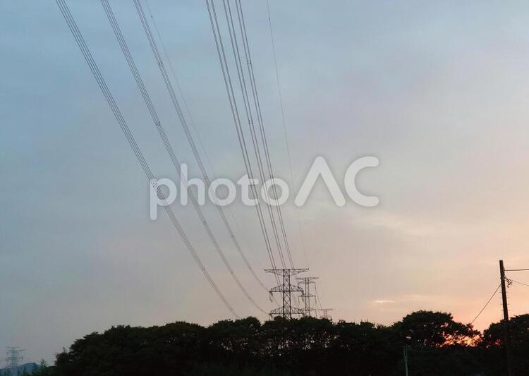 鉄塔がある風景 鉄塔,送電線,電線の写真素材