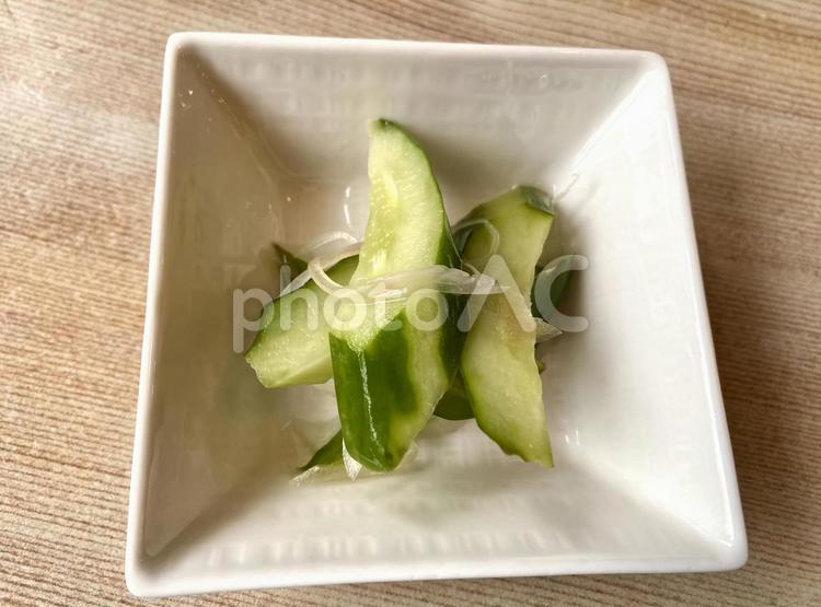 きゅうり　漬物　陶器　器 きゅうり,漬物,器の写真素材