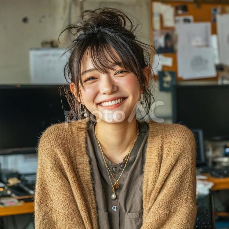 在宅ワークをしている20代女性 スーツ,オフィス,20代の写真素材