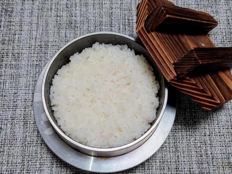 炊きたてのご飯 1合炊き 炊きたてのご飯 1合炊き ご飯,お米,釜炊きの写真素材