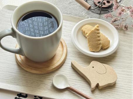 ちんすこうとコーヒー ちんすこうとコーヒー ちんすこう,コーヒー,休憩の写真素材