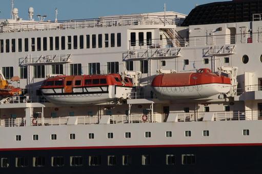 大型船の救助艇 救助艇,大型船,客船の写真素材