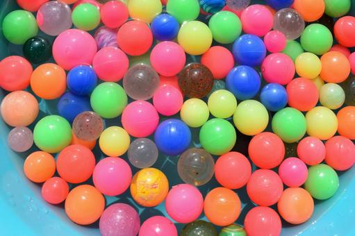 カラフルなスーパーボール スーパーボール,ビックリボール,ボールの写真素材