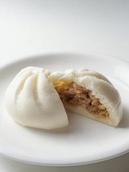 肉まんの断面 肉まん,豚まん,中華まんの写真素材