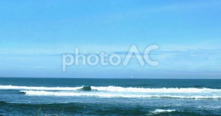 波が次々に寄せる海と水平線 水平線,海,太平洋の写真素材