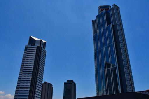 或る日の午後。 或る日の午後。 ビル,空,オフィス街の写真素材