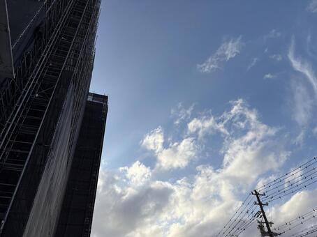 工事現場の足場と午後の青空 建設現場,足場,青空の写真素材