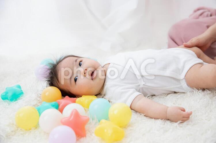 赤ちゃんのイメージ 赤ちゃん,赤ん坊,笑顔の写真素材