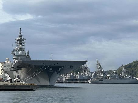 海上自衛隊の船 海,空母,船の写真素材