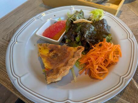 キッシュプレート ランチ,プレート,キッシュの写真素材