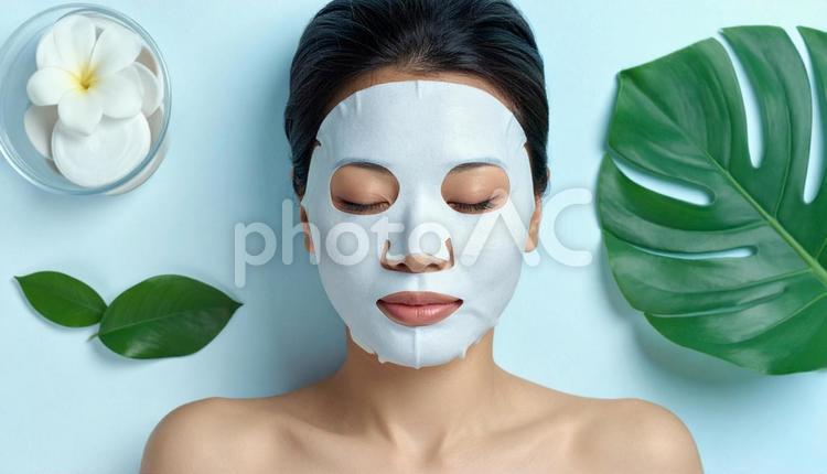 エステでフェイスパックをする日本人女性 エステ,女性,フェイスケアの写真素材