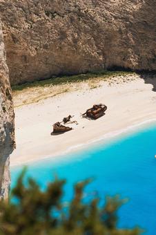 Beach with shipwreck, JPG Beach with shipwreck, JPG