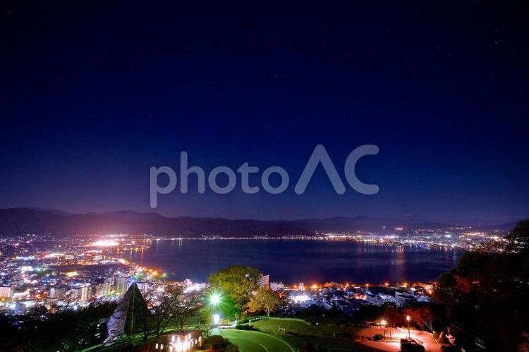 立石公園からみる諏訪湖周辺の夜景 冬,夜景,街明かりの写真素材