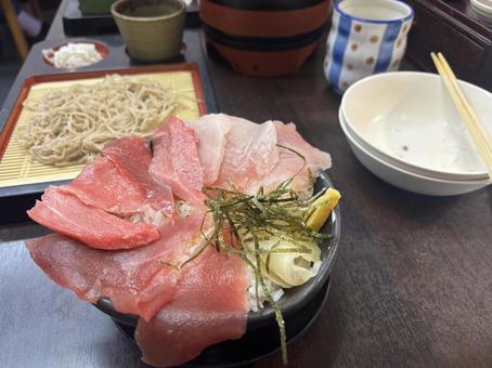 マグロ丼 マグロ丼 マグロ丼,マグロ,まぐろの写真素材