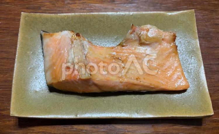 R7.05.19　銀鮭のカマ焼き 銀鮭,カマ焼き,銀鮭カマ焼き.の写真素材