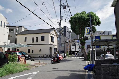 都心住宅街の町角風景 都心住宅街の町角風景 住宅街,都心,隘路の写真素材