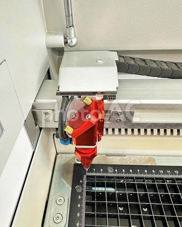 高精度レーザー　ファイバーレーザー 高精度レーザー,co2レーザー,レーザーカット・彫刻の写真素材