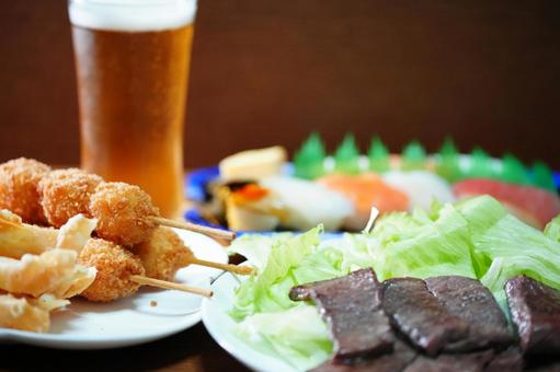 ビールと焼き肉 ビールと焼き肉 食事,食卓,食べ物の写真素材