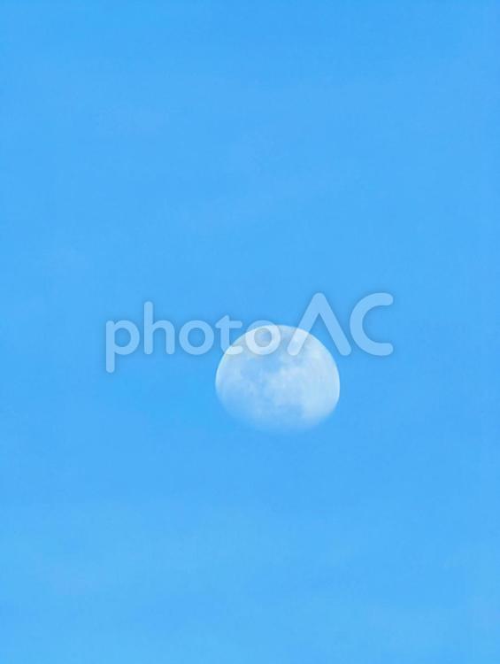 真昼の月 月,天体,空の写真素材