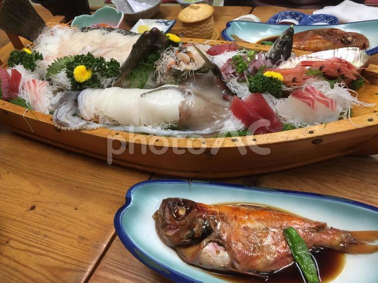 舟盛りと金目鯛煮付 舟盛り,刺身,フードの写真素材