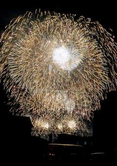 おんまく花火-01 おんまく花火-01の写真