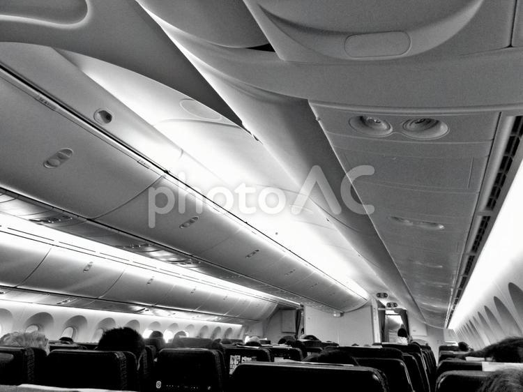 飛行機の機内の風景　白黒 機内,機内の風景,背景の写真素材