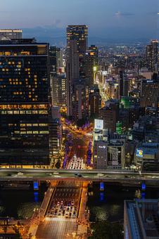 都市夜景 ステーションワン,淀屋橋,大阪の写真素材