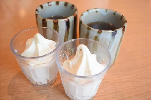 ソフトクリーム ソフトクリーム ソフトクリーム,緑茶,デザートの写真素材
