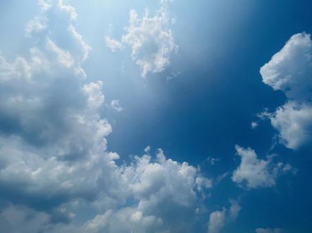 真夏の青空と雲 真夏の青空と雲 空,青空,雲の写真素材