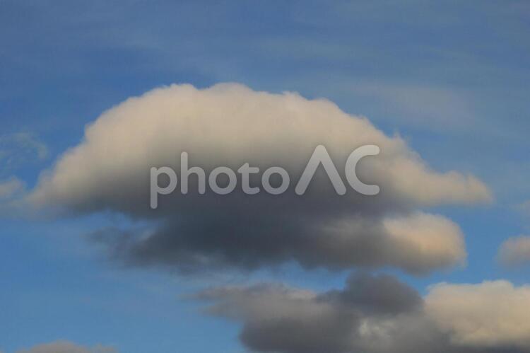 秋の空の雲　５ 秋,空,雲の写真素材