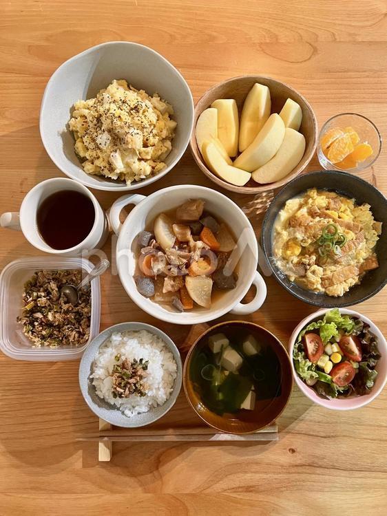 炊飯器牛すじ煮込み定食 食事,ご飯,夜ごはんの写真素材