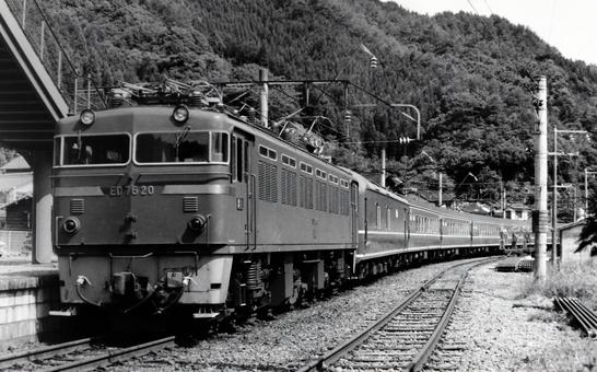 ED76形けん引20系寝台列車 ED76形けん引20系寝台列車 のりもの,鉄道写真,鉄道車両の写真素材