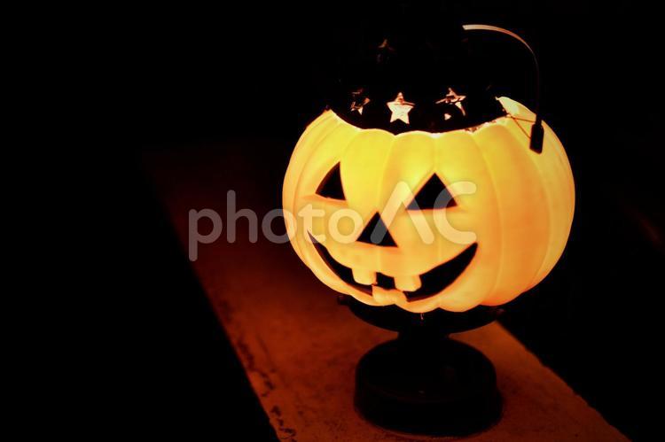 小物　ハロウィン　かぼちゃ ランタン,怖い,恐ろしいの写真素材