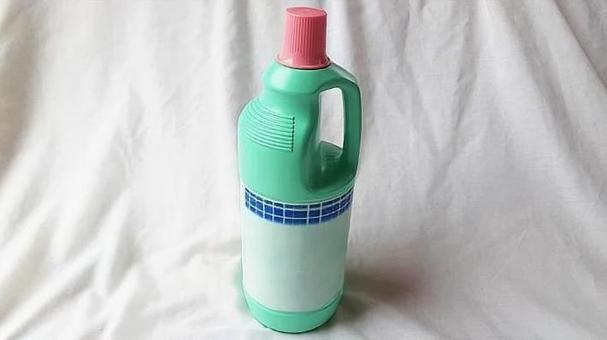 やや大きめ漂白剤容器・1 やや大きめ漂白剤容器・1の写真